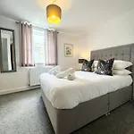 The Kipling Inn, 4 - Bed, Sleeps 7, Pets Welcome * 울버스톤