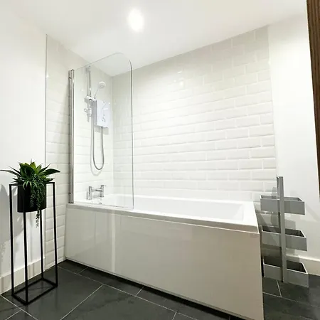 The Kipling Inn, 4 - Bed, Sleeps 7, Pets Welcome *