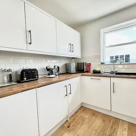 The Kipling Inn, 4 - Bed, Sleeps 7, Pets Welcome *