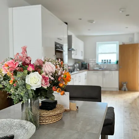 The Kipling Inn, 4 - Bed, Sleeps 7, Pets Welcome * Ulverston