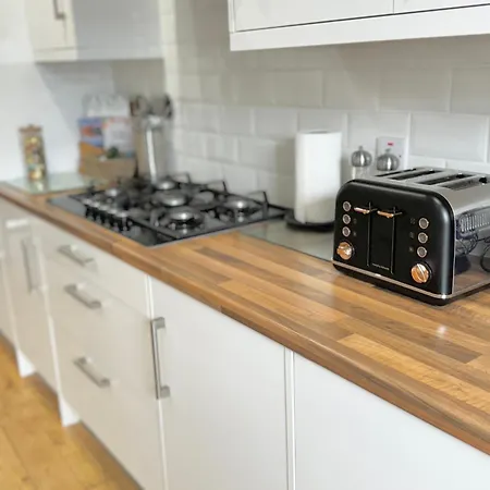 The Kipling Inn, 4 - Bed, Sleeps 7, Pets Welcome *